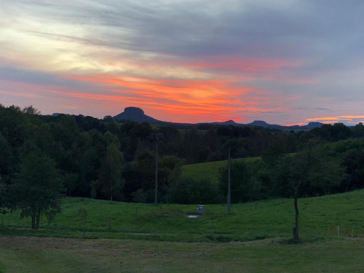 Auszeit Mit Weitblick In Der Saechsischen Schweiz - Kleiner Bauernhof Mit Tieren Und Wallbox Rathmannsdorf Esterno foto